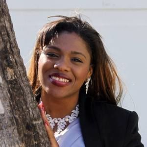 Meet your Posher, Candis